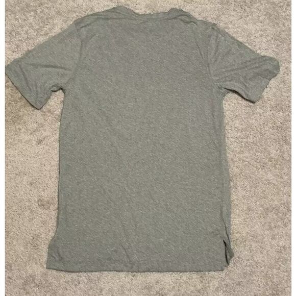 NFL Team Apparel Mens CLEVELAND BROWNS Short Sleeve Lightweight T Shirt Size S - Picture 4 of 4